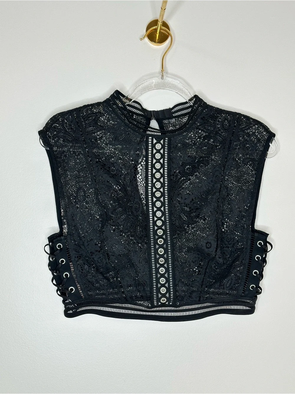 Victoria’s Secret Black Lace Crop Top NWT Size S/P - Picture 2 of 7